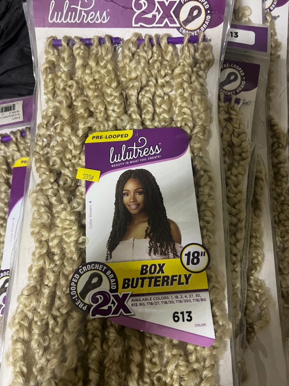 18" Box Butterfly Pre-Looped Crochet Hair – Blonde (613)